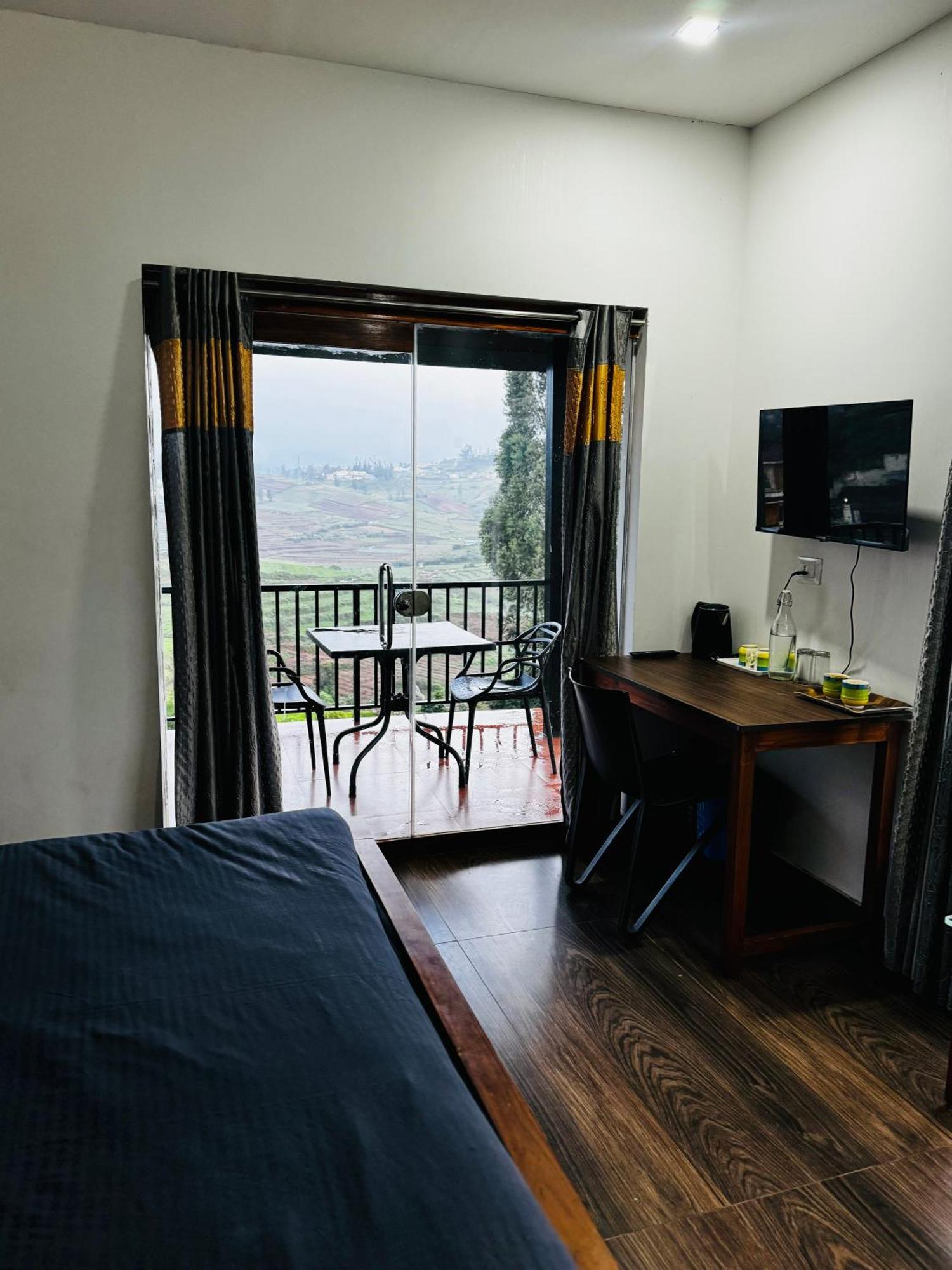 The Wooden Springs Bed & Breakfast Ooty Exterior foto